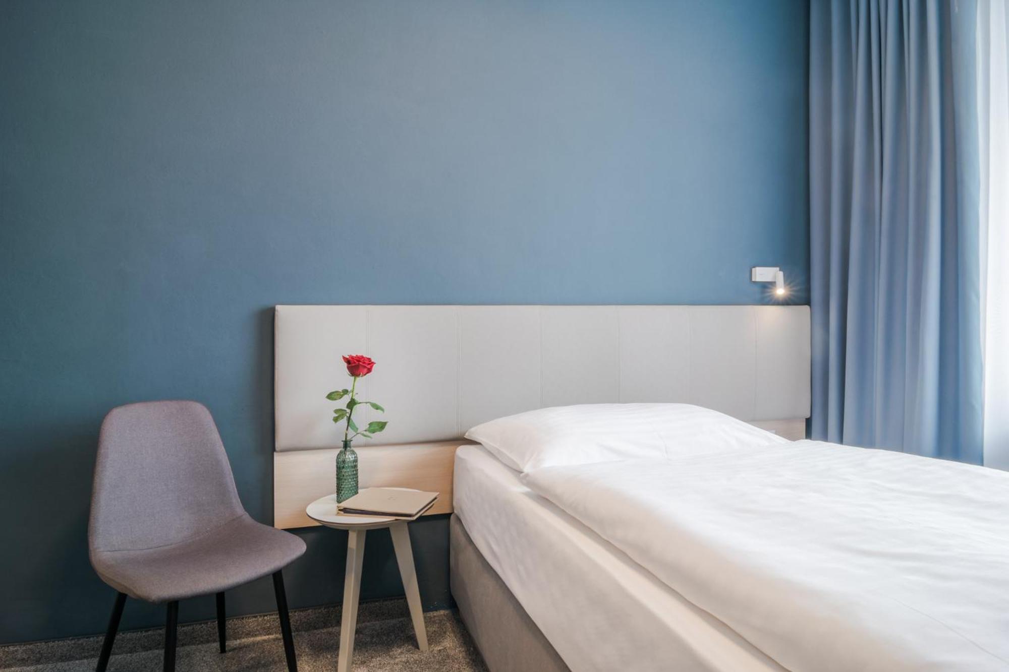 Hotel Karpatia Humenné Extérieur photo